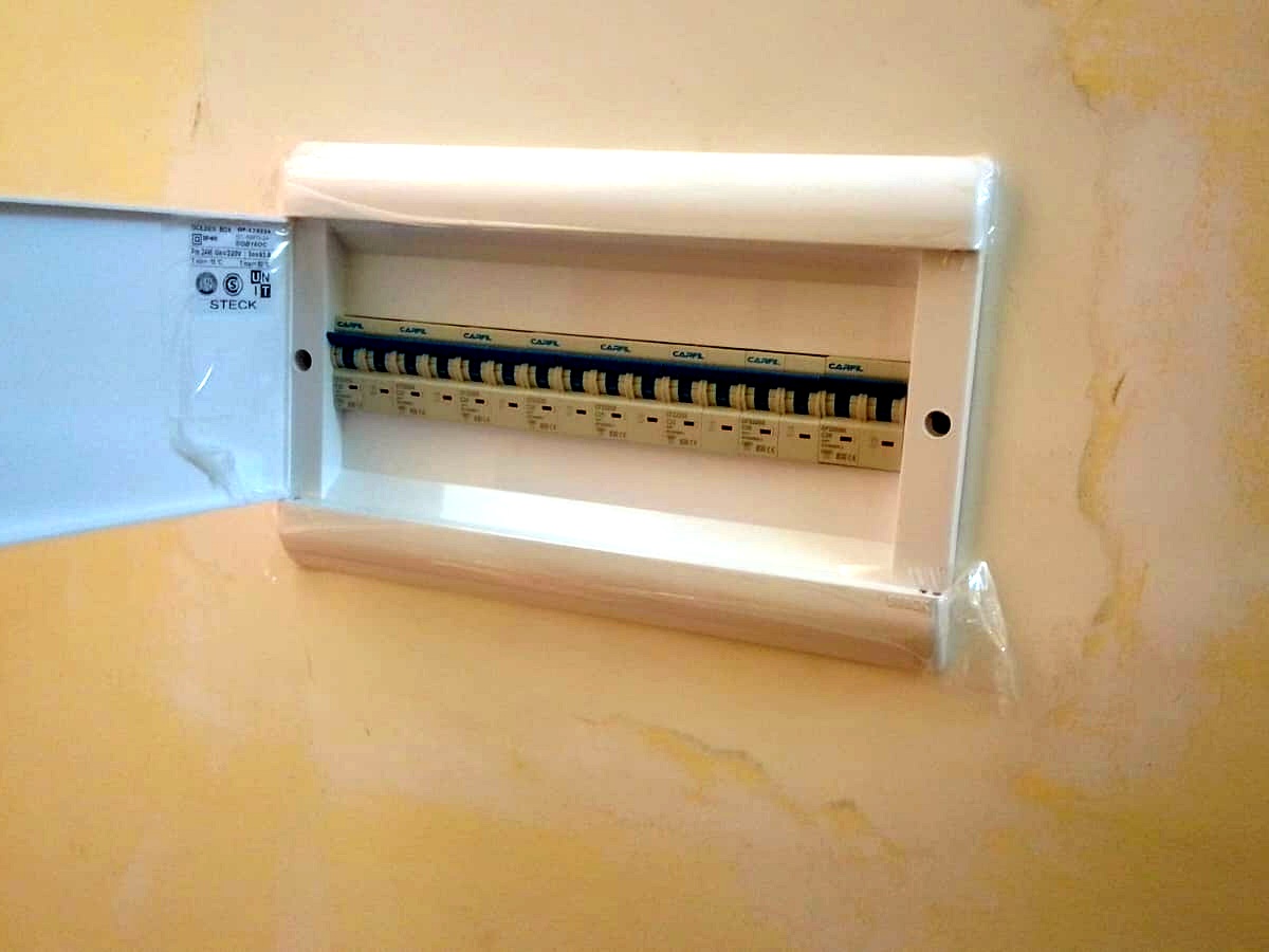 Reparación de tablero eléctrico en Montevideo — Valenca